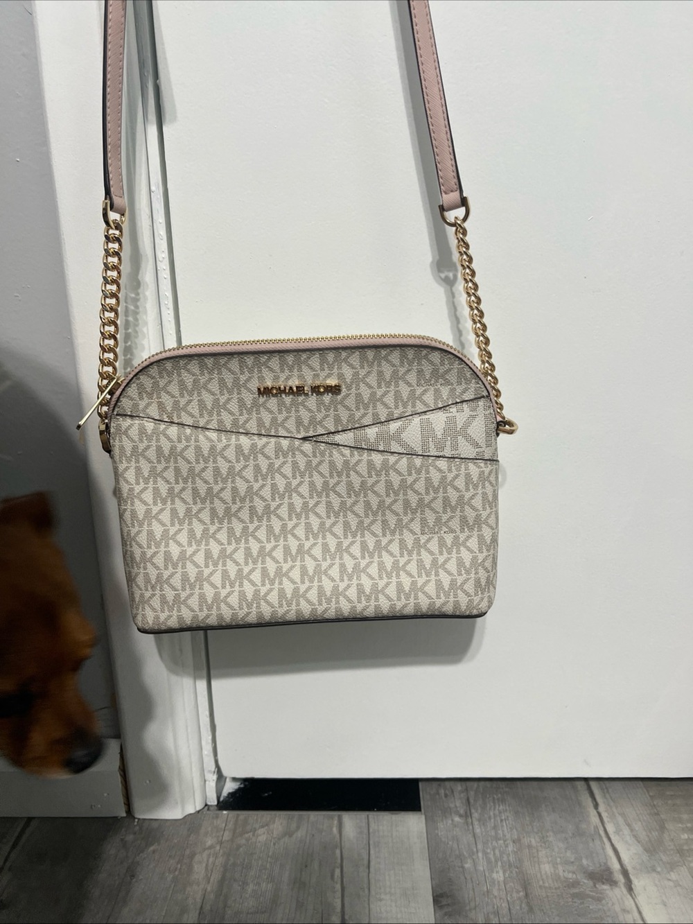 Michael Kors Beige Signature Canvas Crossbody with Pink Trim - Picture 1 of 8